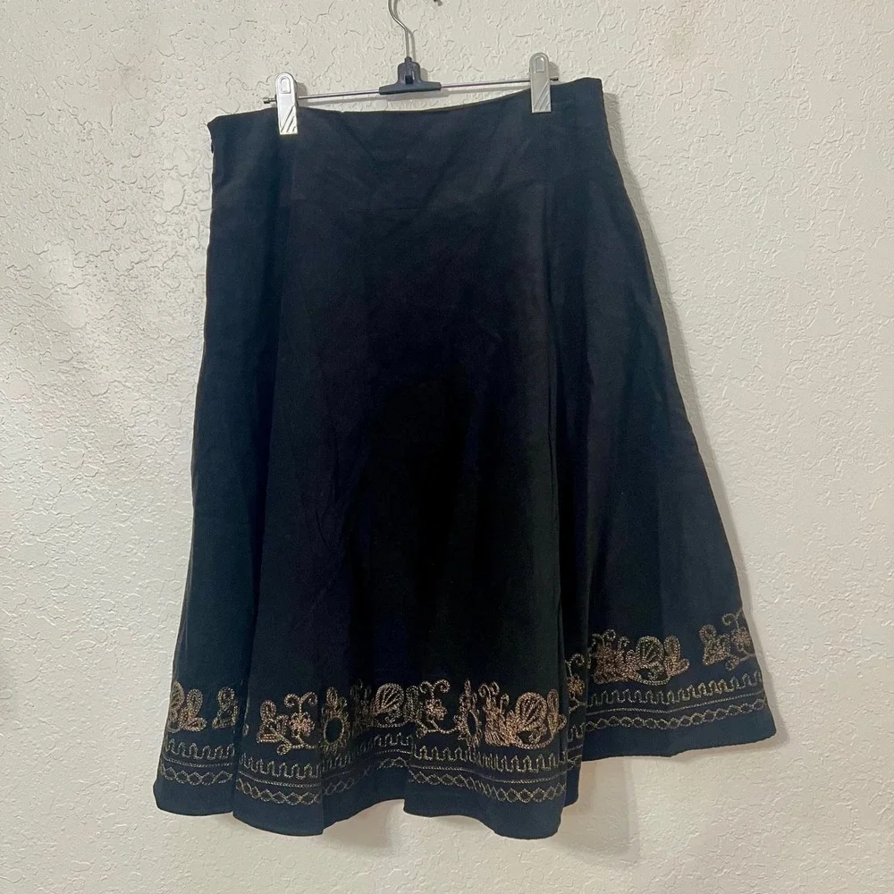 Lucy Collection Black Corduroy Embroidered Sequin A-Line Midi Skirt Womens L NWT